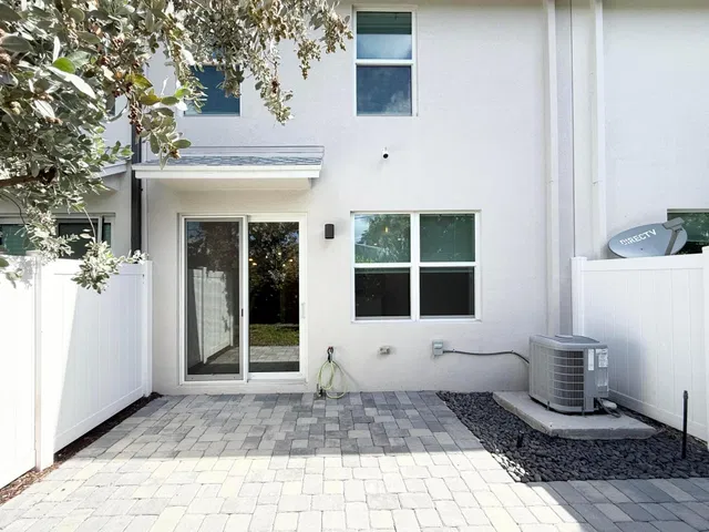Residence photo 48