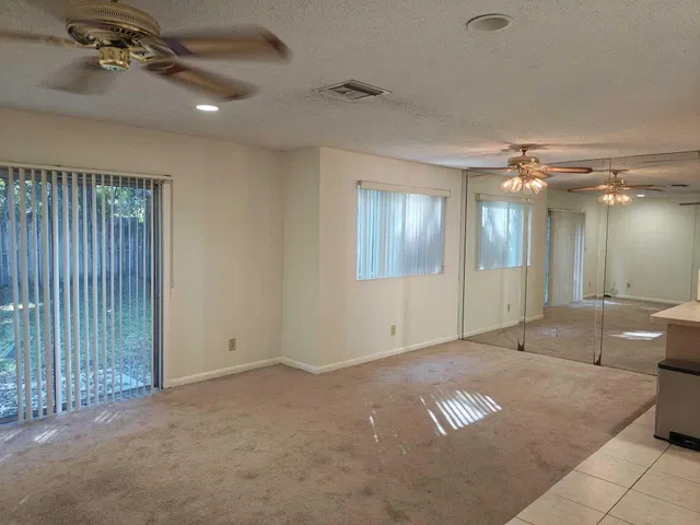  Residence photo 4