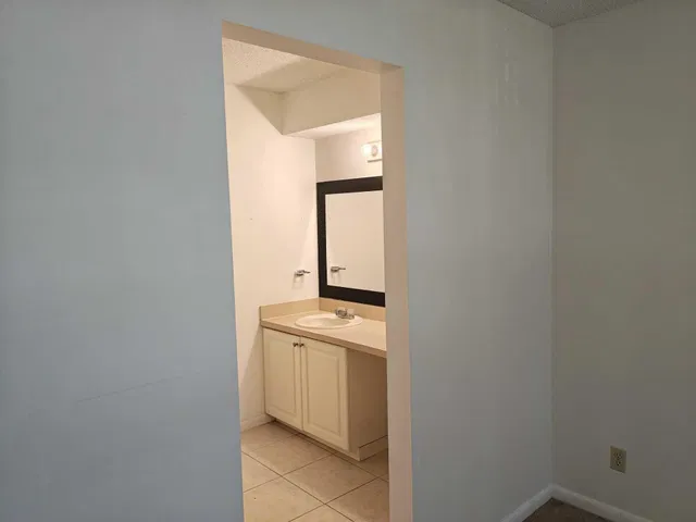  Residence photo 11