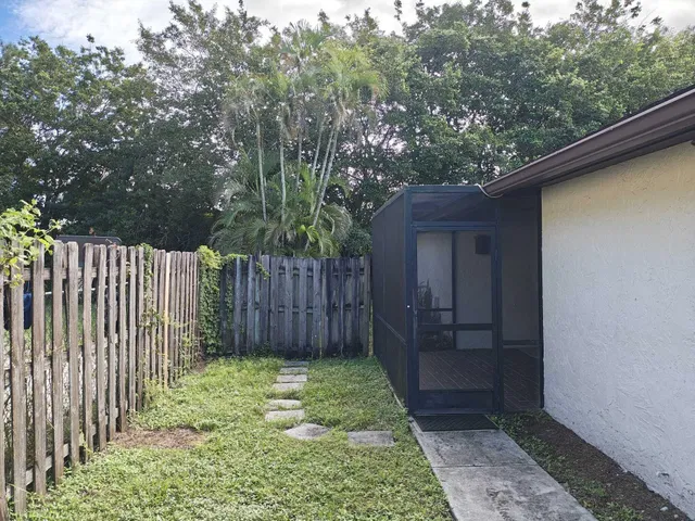  Residence photo 15