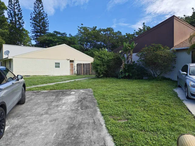  Residence photo 16