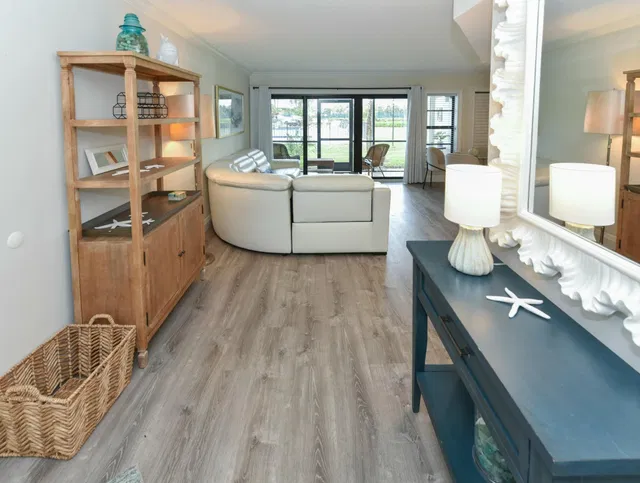  Residence photo 4