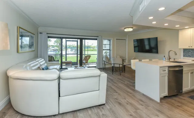  Residence photo 5
