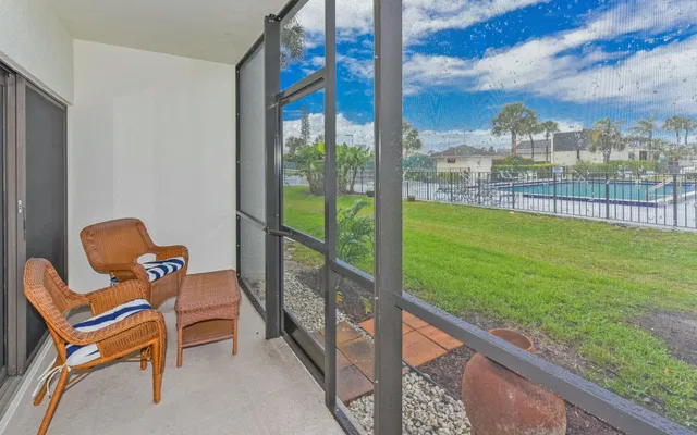  Residence photo 24