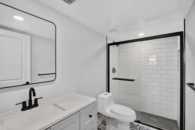 Unit 306 photo 18