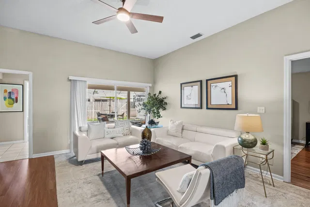Residence photo 2