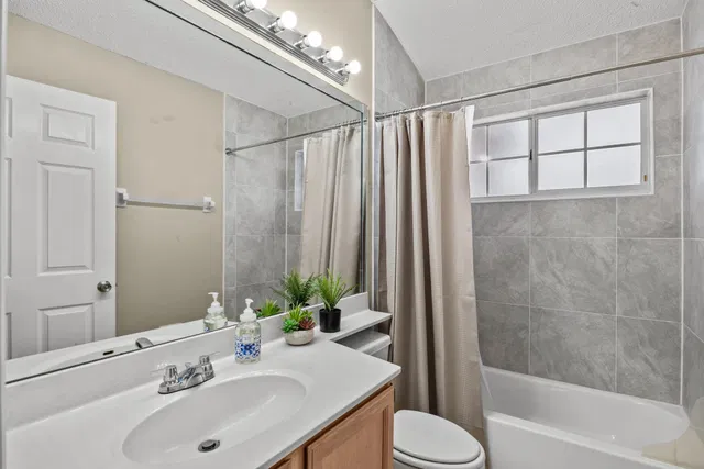 Residence photo 19