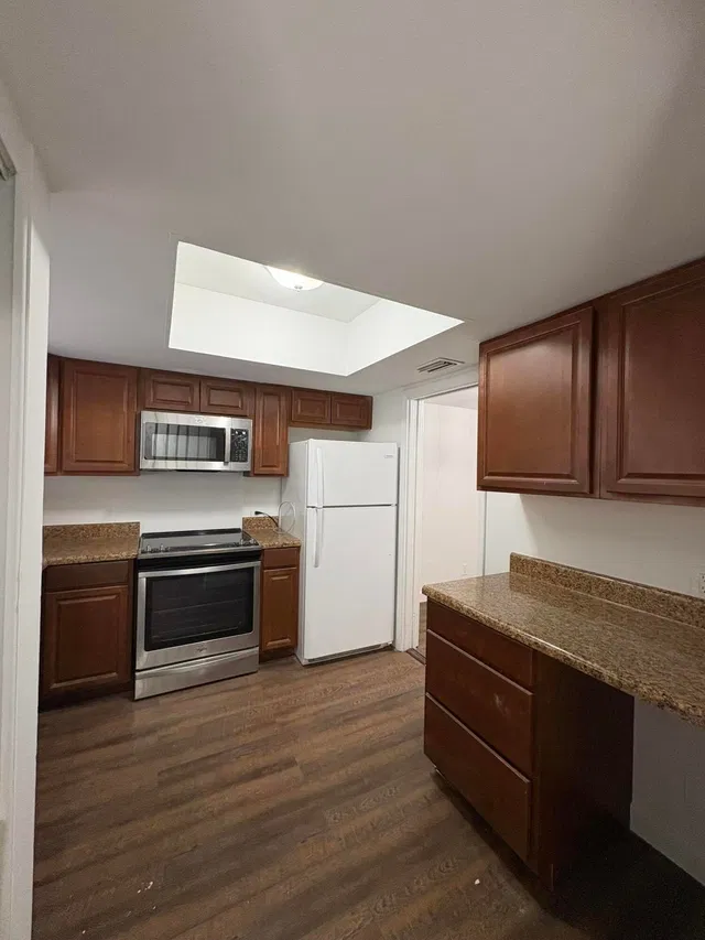 Unit 287 photo 3