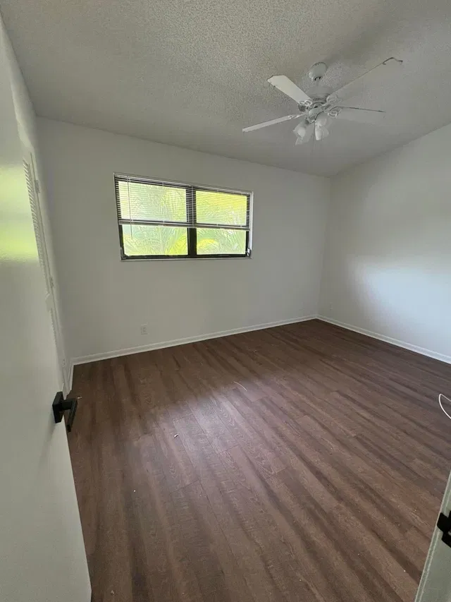 Unit 287 photo 8