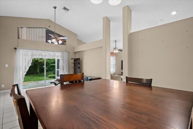  Residence photo 6