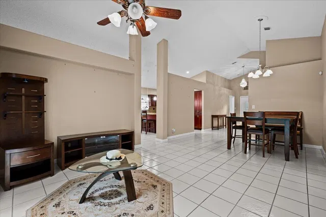  Residence photo 11