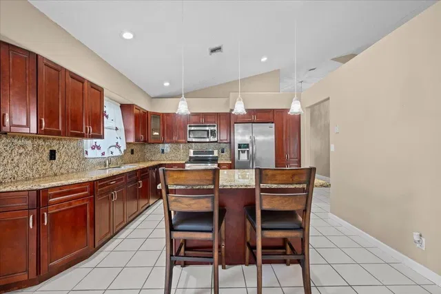  Residence photo 16