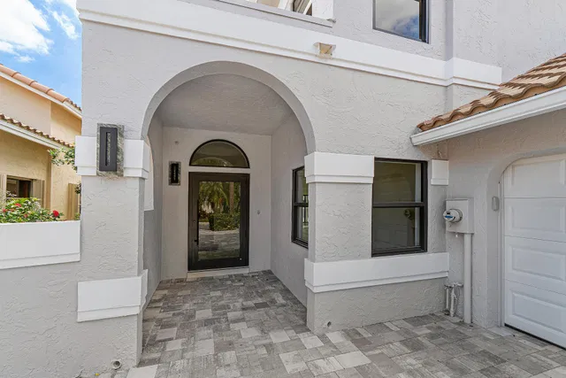 Residence photo 2