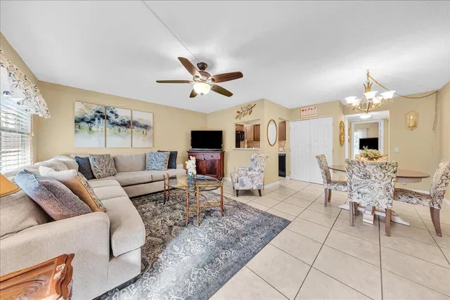  Residence photo 4