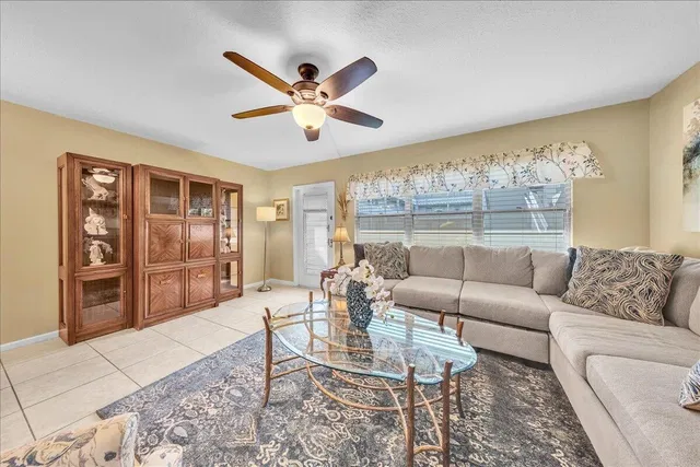  Residence photo 6