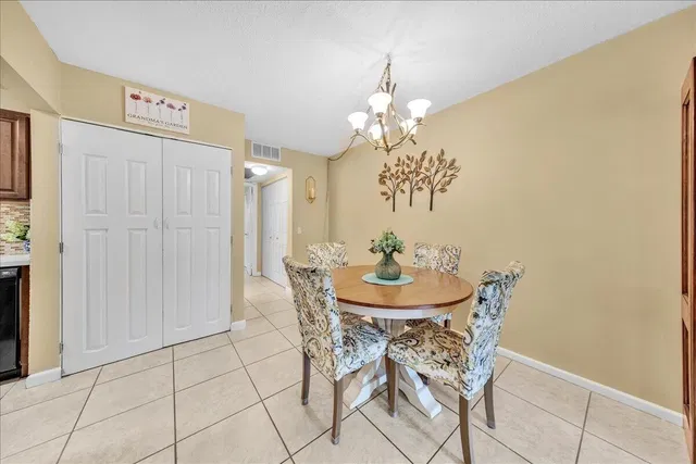  Residence photo 8