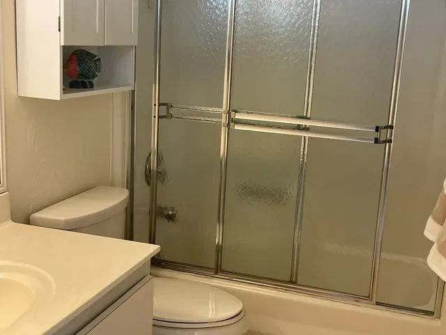  Unit 411 photo 17