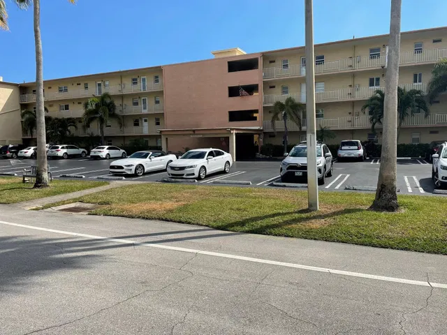  Unit 411 photo 34