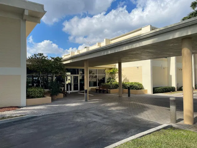  Unit 411 photo 35