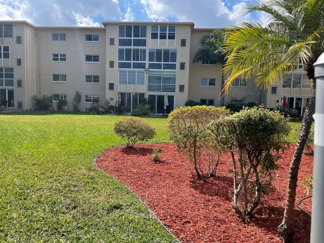  Unit 411 photo 40