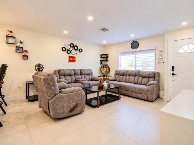  Residence photo 7