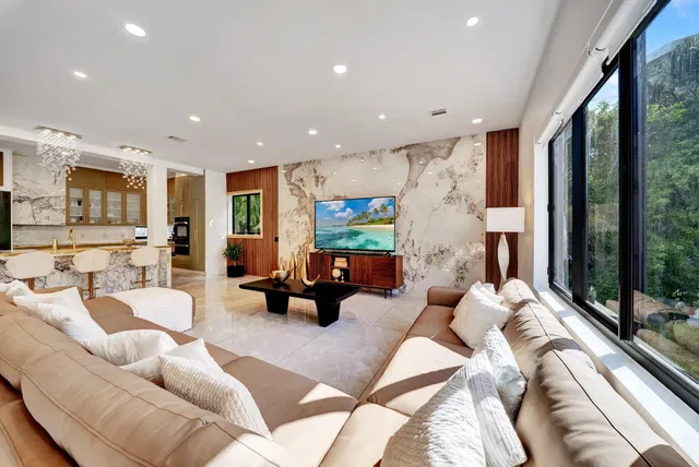 Residence photo 18