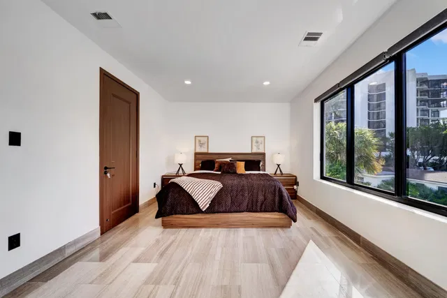 Residence photo 60