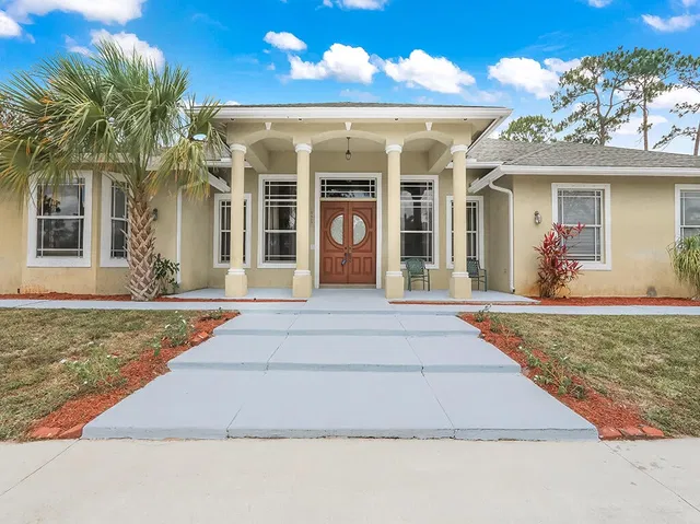 Residence photo 3