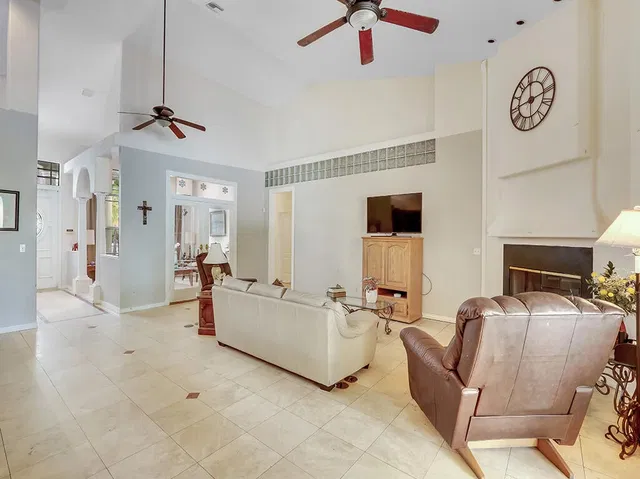 Residence photo 11