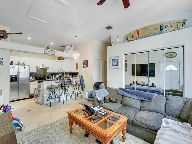 Residence photo 26