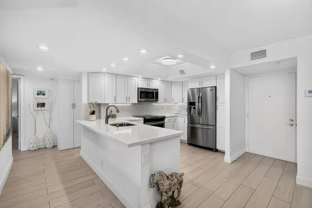  Unit 203 photo 12