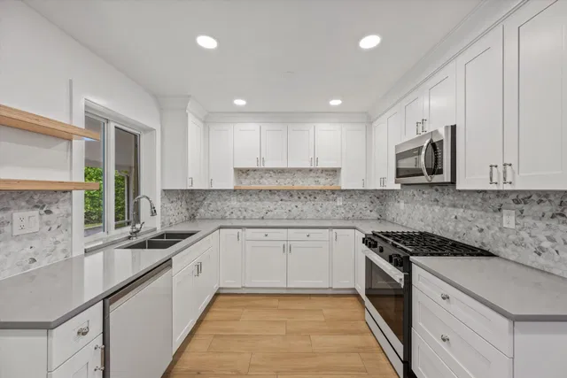 SoSo West Palm Beach Residence photo 5