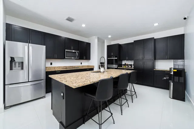  Residence photo 9