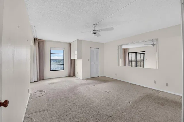  Unit 806 photo 19