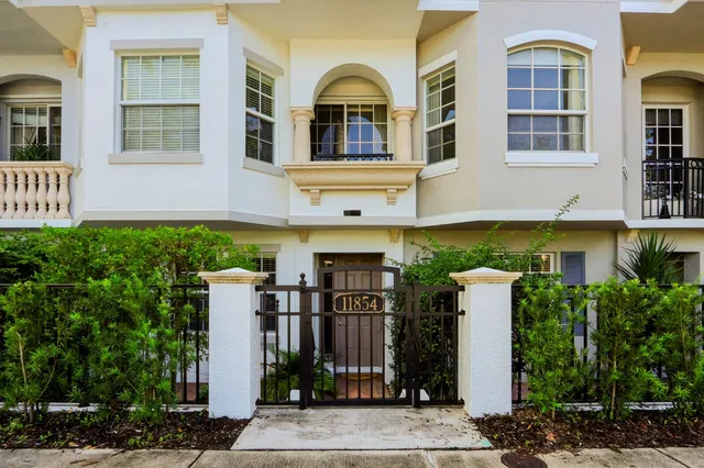 Residence photo 2
