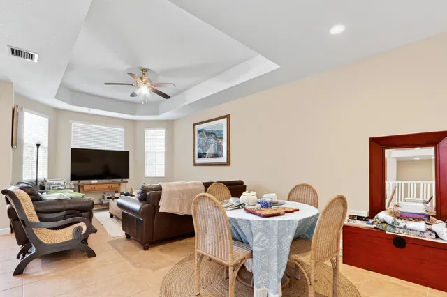 Residence photo 12