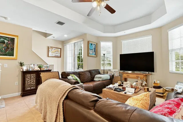 Residence photo 16