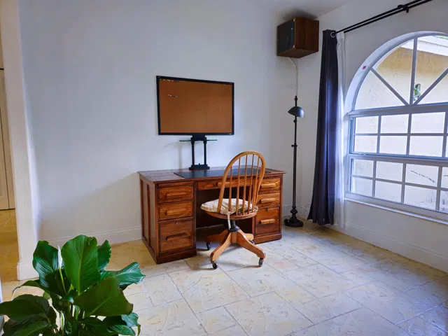 Residence photo 5