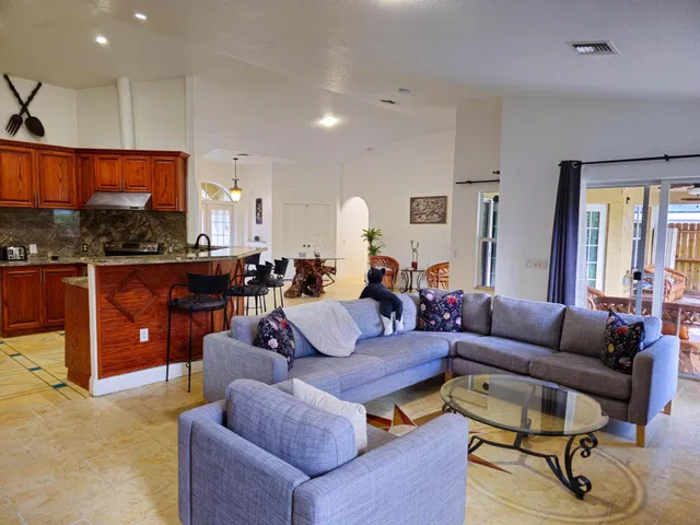 Residence photo 8
