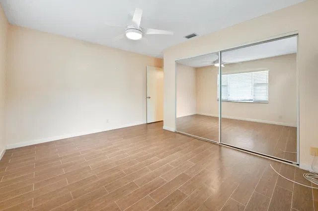 Residence photo 16