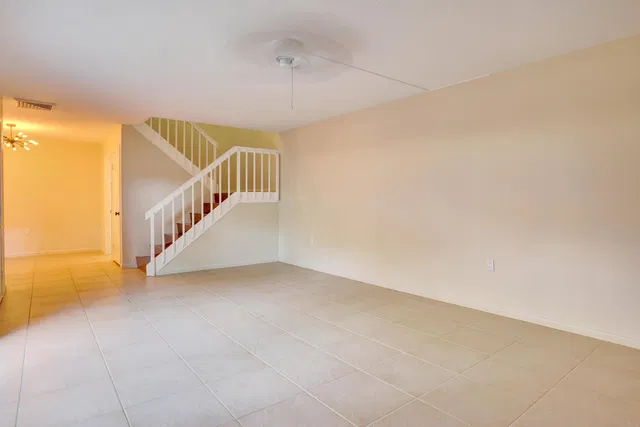  Residence photo 4