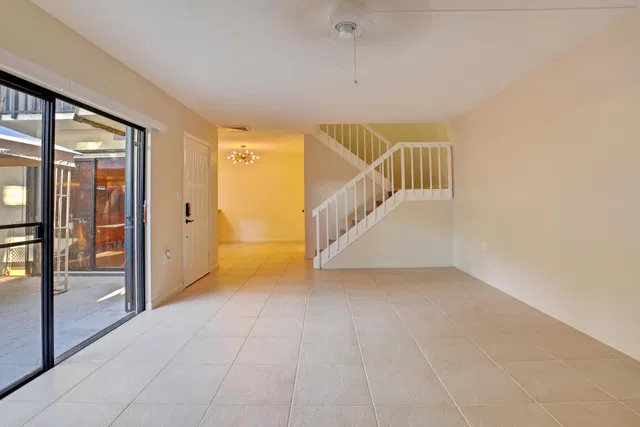  Residence photo 6