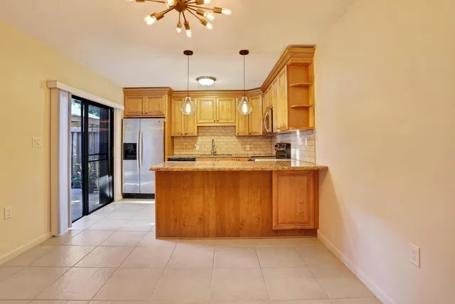  Residence photo 7