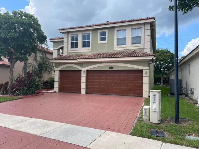 Residence photo 2