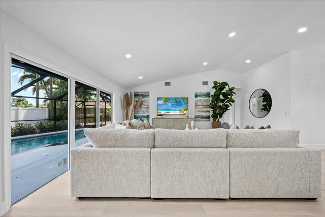Residence photo 4