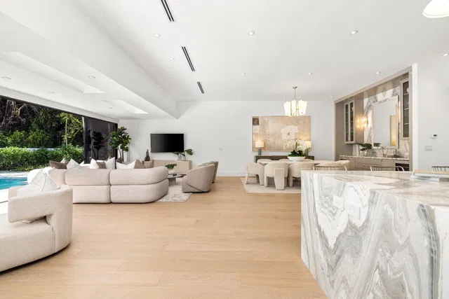 North End Palm Beach Residence photo 12