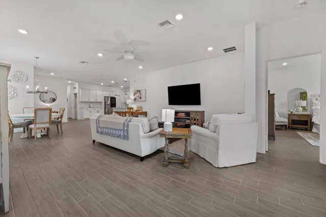 Residence photo 18