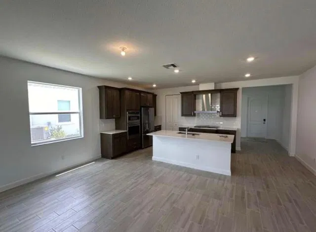 Residence photo 2