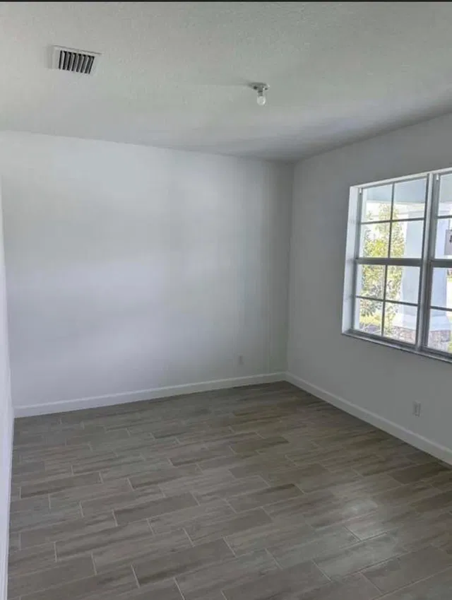 Residence photo 5