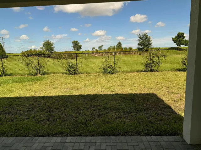 Residence photo 17